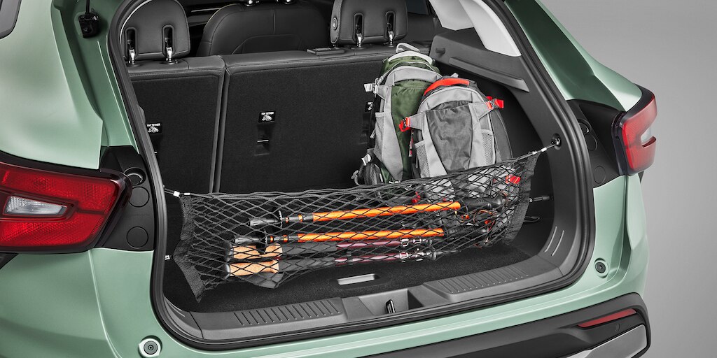 Red de carga vertical tu SUV Chevrolet Trax 2025, deportiva y urbana