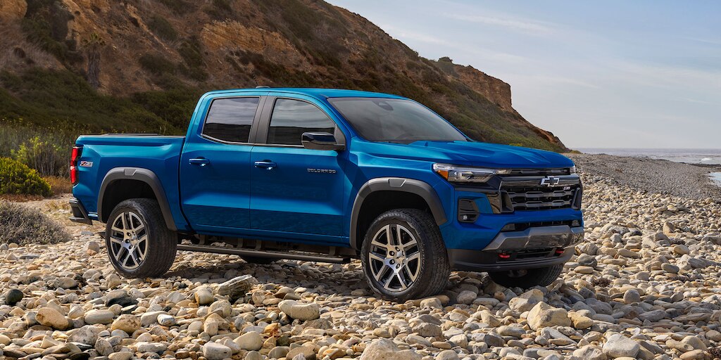 Personaliza tu camioneta todoterreno Chevrolet Colorado 2025 con los accesorios para el exterior y añade tu estilo único.